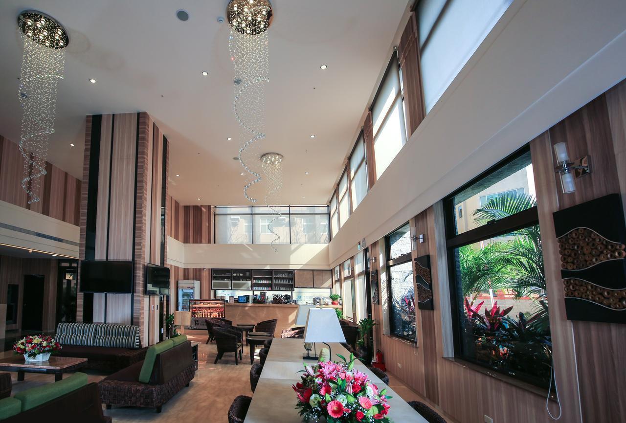 Darlon Hotel Hsinchu City Exterior photo